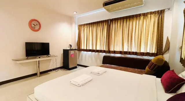 Ree Riverside hotel