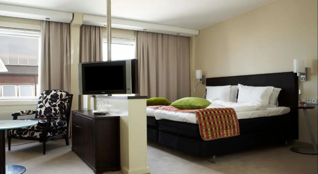 Номер Standard Elite Plaza Hotel