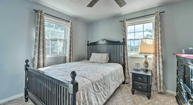 Jacksonville Getaway ~ 4 Mi to Downtown!, Забронировать Дом для отпуска Коттеджи Джэксонвилл, Коттедж