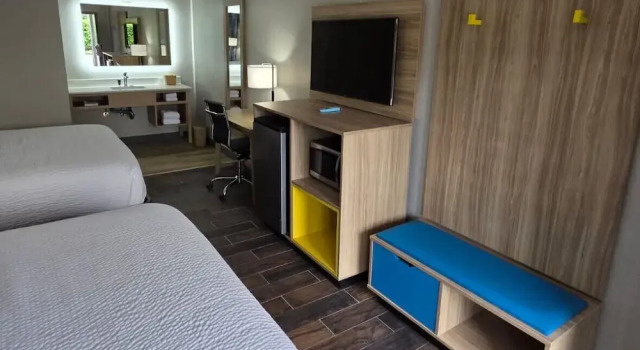 Четырёхместный номер Deluxe Days Inn by Wyndham Gainesville Hospital - University Area