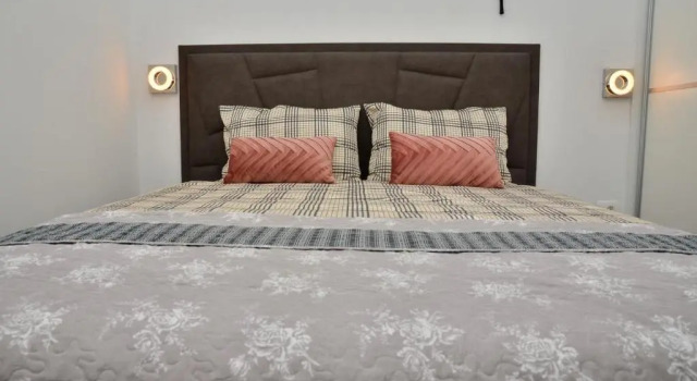 Royal 2 ****, Rezervovat Hotel Hotely v Slavonia s parkováním, Parkování