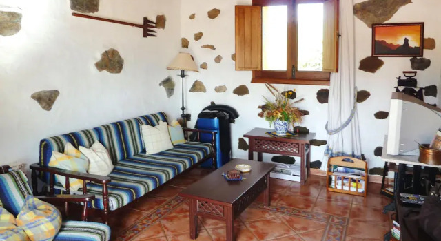 Apartment in Moya with terrace, Book Lejlighed Hoteller i Moya med parkering, Parkering