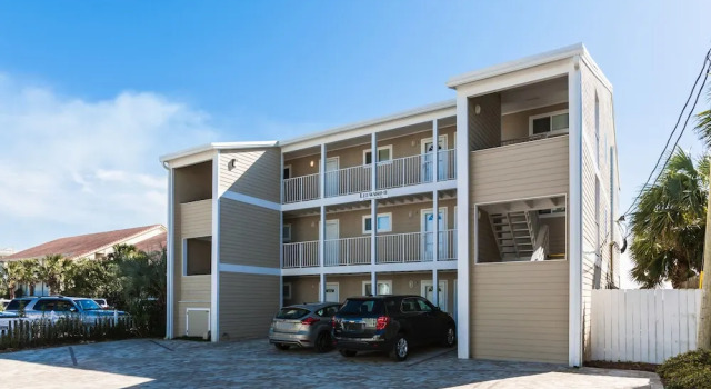 Beach Baby Condo Unit #2 1 Bedroom 1 Bathroom Condo