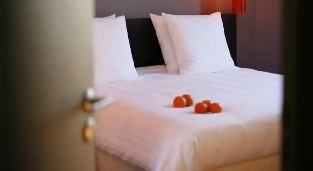 Premium Dvoulůžkový s manželskou postelí pokoj s balkonem Les 4 Étoiles