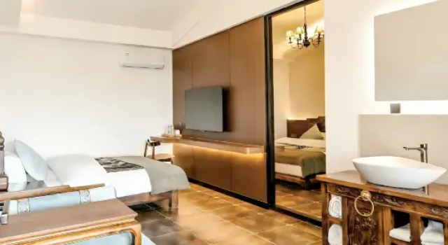 Люкс Lijiang Jian Shan Lu Homestay