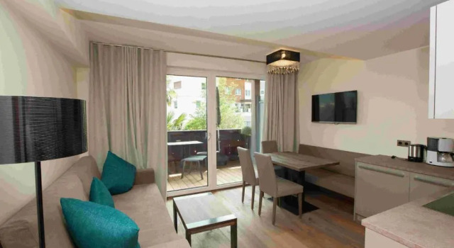 Апартаменты Deluxe Hotel Zirmerhof & Residence