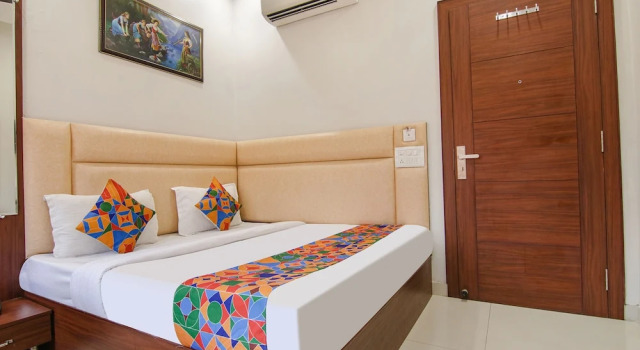 Номер Deluxe FabHotel Golden City