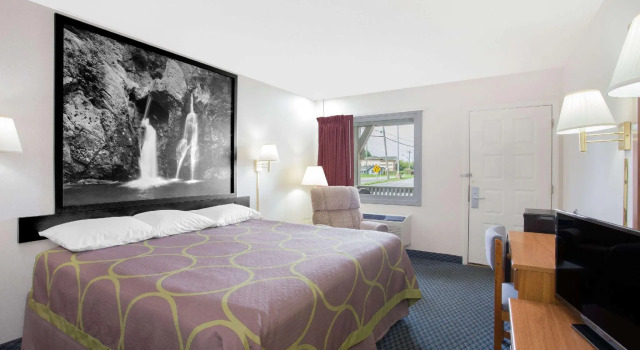 Двухместный номер Standard Super 8 by Wyndham Christiansburg