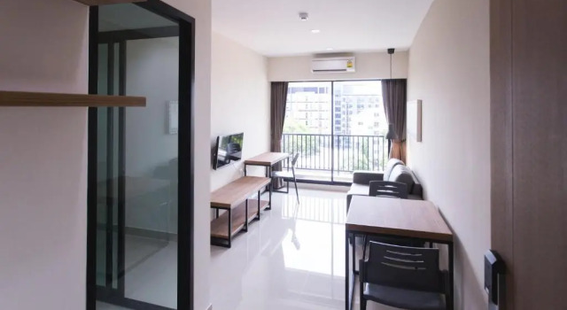 Люкс The Journey Hotel Laksi