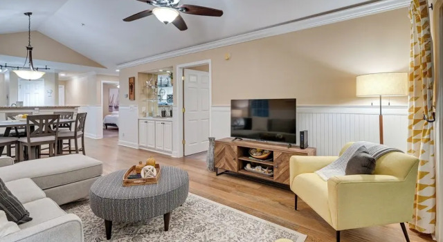 Апартаменты с 3 комнатами с балконом Highend Pawleys Island Condo w/ Porch & Pools!