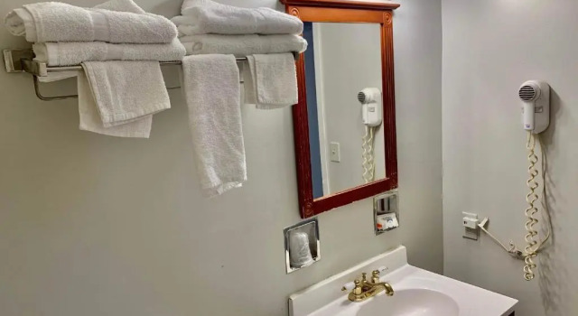 Четырёхместный номер Standard Tappan Zee Hotel