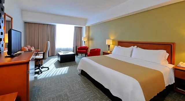 Люкс Holiday Inn Irapuato
