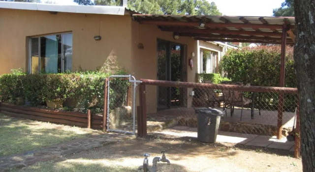 Бунгало Blue Roan Country Lodge