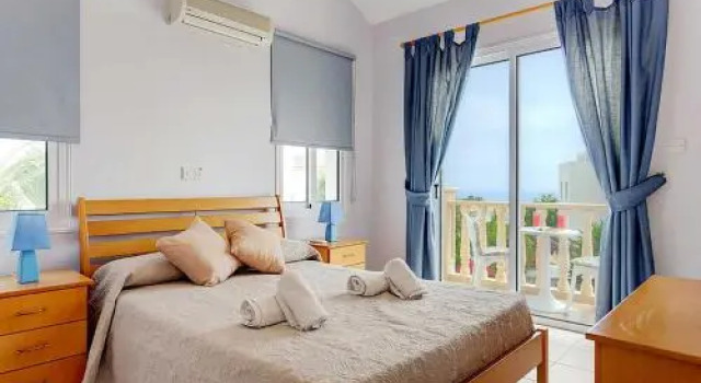Villa Dentro, Boek Villa Peyia Paphos