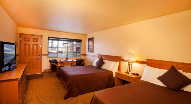 Cousin's Country Inn, Rezerwuj Hotel Hotele w Columbia River Gorge z parkingiem, Parking