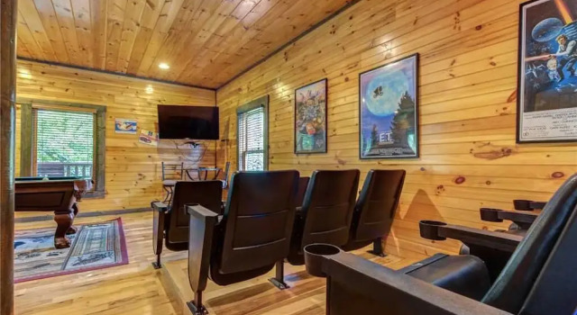 Old Hickory Lodge - Four Bedroom Cabin