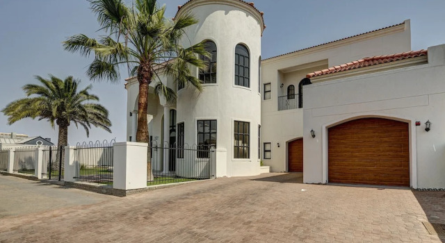 Lagoon Suites Boutique Hotel
