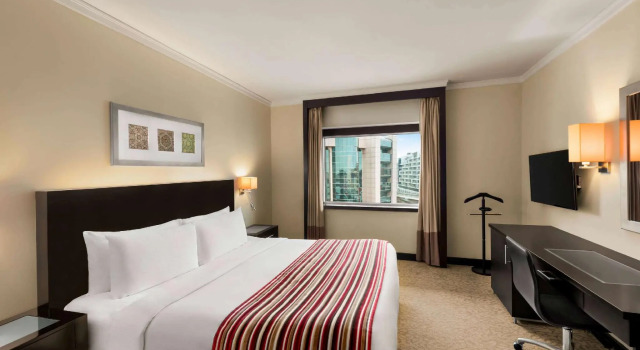 Двухместный полулюкс Ramada Plaza by Wyndham Dubai Deira
