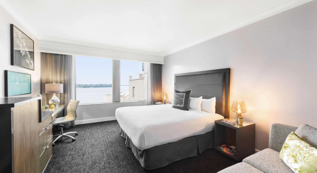Red Lion Hotel on Fifth Avenue, Rezerwuj Hotel Hotele w Seattle z parkingiem, w pobliżu Smith Tower, Parking