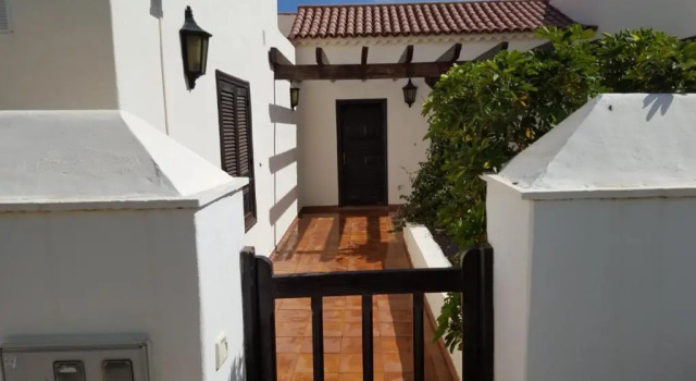 Exclusively located Golf Villa with heated pool, Забронировать Вилла Отели Сан-Мигель-де-Абона с парковкой, рядом с Playa Amarilla, Парковка
