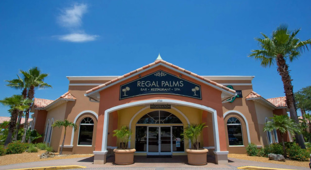 Cozy Home at Luxury Resort Regal Palm 206