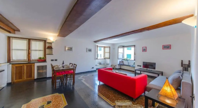 ALTIDO Colorful Flat for 5 close to Piazza De Ferrari