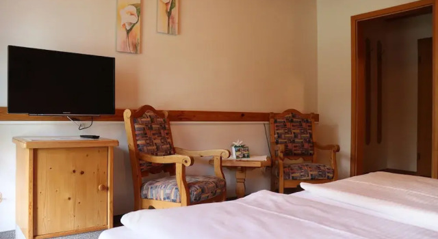 Pension Seerose, Book Hotel Pleinfeld Franconian Lake District, near Segelhafen Ramsberg