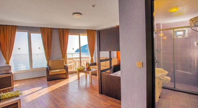 Семейный люкс Hawaii Suite Beach Hotel