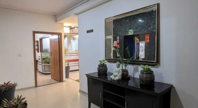 The Altruist Bellandur ORR Hotel, Забронировать Отель Бангалор штат Карнатака, рядом с Озеро Белландер