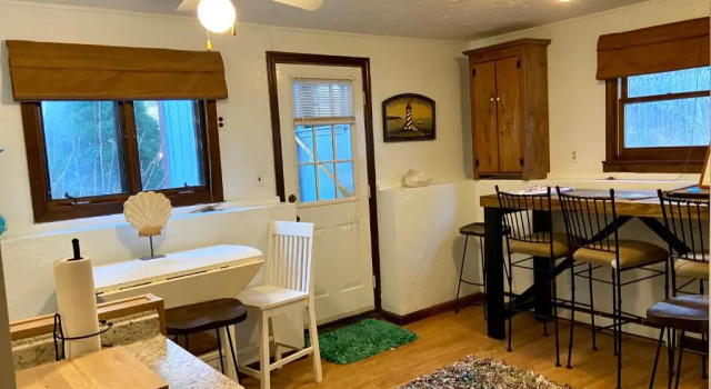 Clear Pond Getaway, Забронировать Отель Плимут Массачусетс, рядом с Пивоваренная компания Mayflower