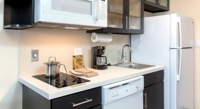 Люкс Candlewood Suites - Miami Exec Airport - Kendall by IHG