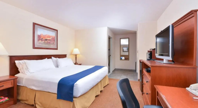 Двухместный номер Standard Holiday Inn Express & Suites Farmington Bloomfield by IHG