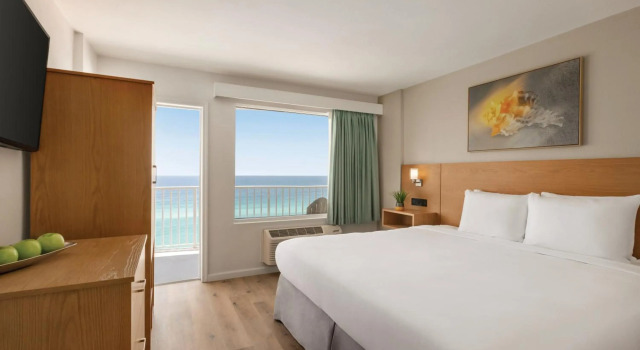 Radisson Beachfront Hotel - Panama City Beach, Забронировать Отель Отели Панама-Сити 3 звезды, 3*