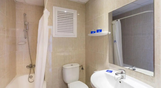 Одноместный номер Standard tent Bahia de Palma