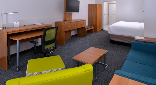 Люкс Holiday Inn Express & Suites Lexington Midtown - I-75 by IHG