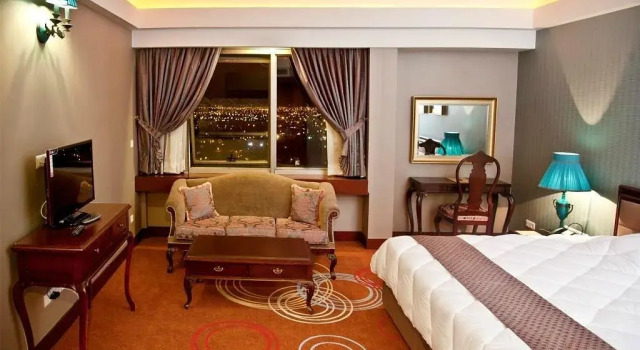 Shiraz Grand Hotel, Book Hotel Hotels in Shiraz with Parking, Parking