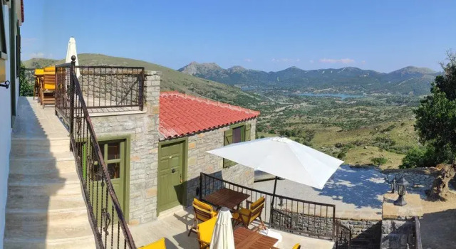The Hill Village House, Rezerwuj Hotel Hotele w Gokceada Town z parkingiem, Parking
