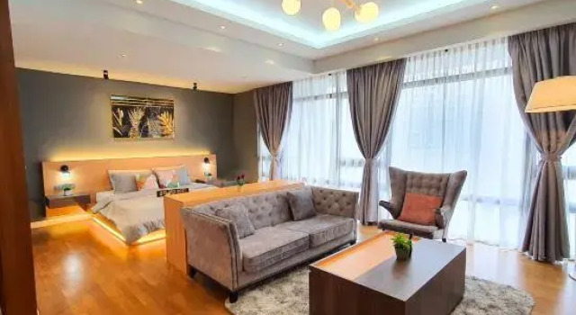 Anggun KLCC Spacious Studio Steps to Monorail & LRT FREE Parking