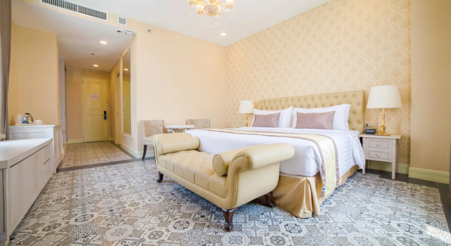 Полулюкс Rizal Park Hotel