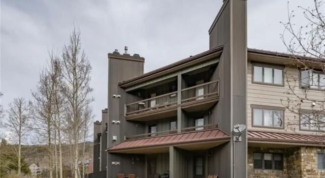 Frostfire D24 3 Bedroom Condo by RedAwning