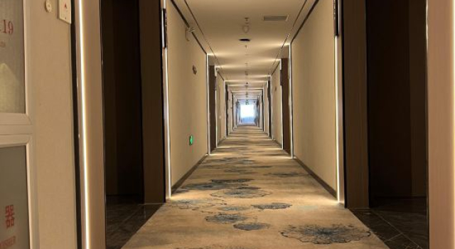 Yuequan Theme Hotel (Beijing Yongtaizhuang Subway Station), Book Hotel Hoteller i Beijing Province med parkering, Parkering