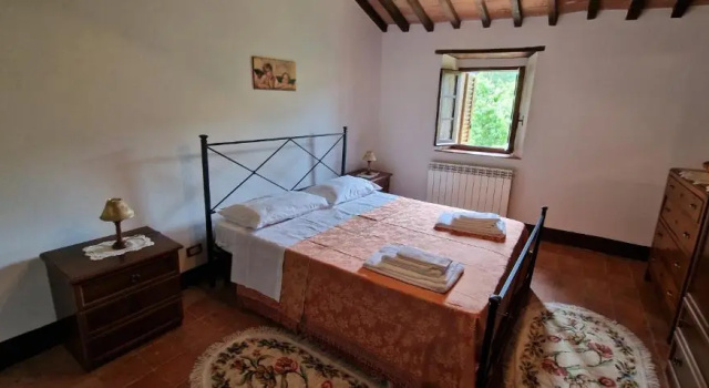 A stay surrounded by greenery - Agriturismo La Piaggia - app 2 bathrooms, Book Hotel Hoteller i Val d'Orcia med parkering, Parkering