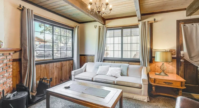 Near Lakes & Skiing: Cozy Sugarloaf Cabin w/ Yard, Reserva ahora Hotel Sugarloaf California