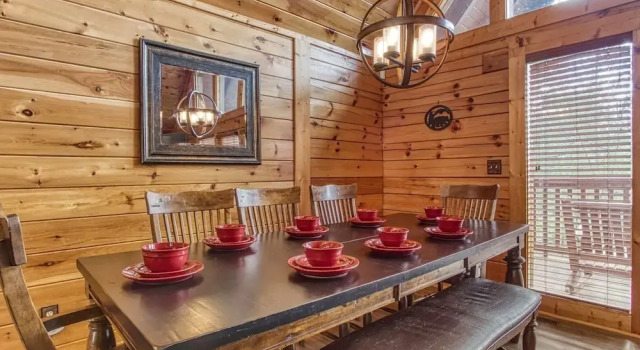 Cub Path Lodge - Luxurious 5/5 With Theatre Room And Mountain Views! 5 Bedroom Cabin by RedAwning
