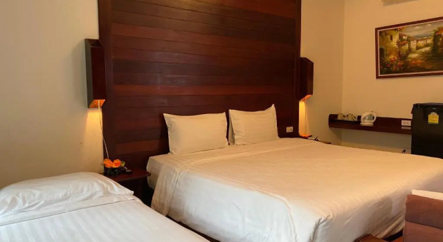 Трёхместный номер Standard с видом на бассейн Howard Johnson by Wyndham Phuket Naiyang