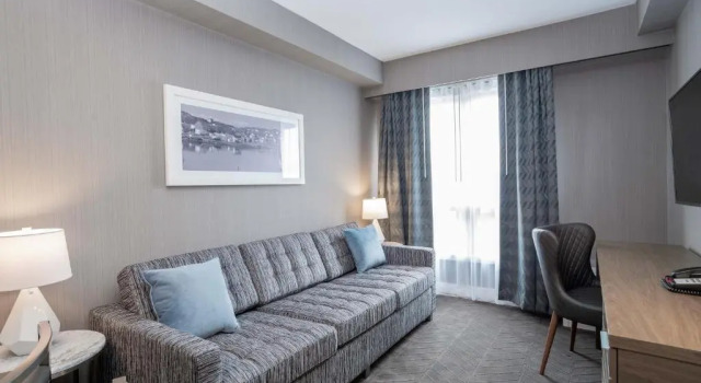 Люкс Standard Sandman Signature St. Johns Hotel