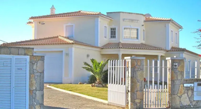 Villa Morris, Book Villa Hotels in Algarve with a Pool, Swimming Pool
