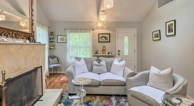 Cute East Hampton Cottage w/ Patio - Walk to Beach, Réserver Maison de vacances Cottages à Springs, Cottage