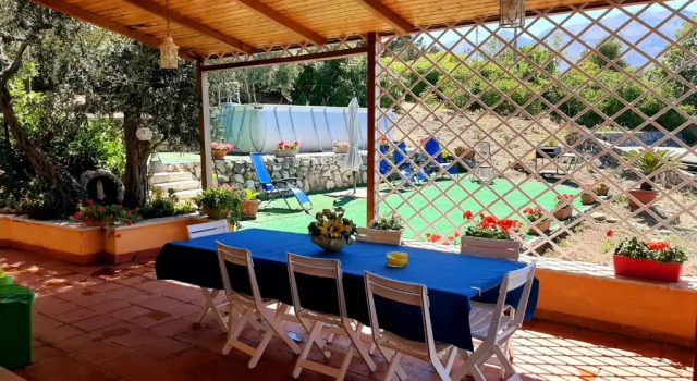 Коттедж Lomarchi Holiday Home