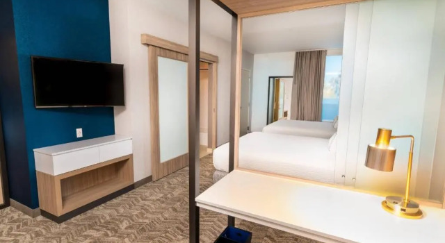 Четырёхместный люкс SpringHill Suites by Marriott Newark Fremont
